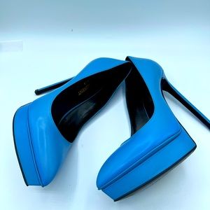 Yve Saint Laurent Platform 5 inch heels Powder Blue size 35.5  in leather